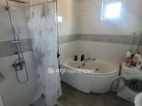 Eladó családi ház, Jászkisérén 19.9 M Ft, 2 szobás