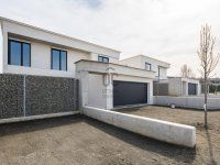 Eladó ikerház, Mogyoródon 167.3 M Ft, 5 szobás