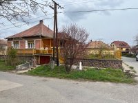 Eladó családi ház, Solton 33.5 M Ft, 6 szobás