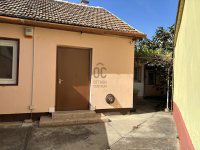 Eladó családi ház, Szolnokon 29.9 M Ft, 2 szobás