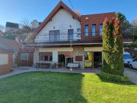 Eladó családi ház, Balatonalmádiban 264.9 M Ft, 6 szobás