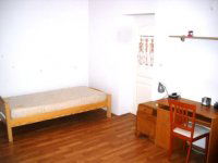 Kiadó családi ház, albérlet, Pécsett, János utcában, 1 szobás