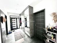 Eladó családi ház, Pécsett 149 M Ft, 5 szobás