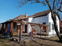 Eladó családi ház