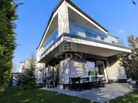 Eladó családi ház, Gödön 254.9 M Ft, 4+1 szobás