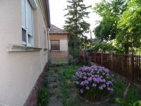 Eladó családi ház, Péren 50 M Ft, 2 szobás