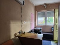 Eladó családi ház, Ajkán 49.9 M Ft, 1 szobás