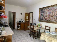 Eladó családi ház, Vecsésen 299.9 M Ft, 1 szobás