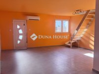 Eladó sorház, Dunakeszin, Fő úton 60.25 M Ft, 3 szobás