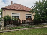 Eladó családi ház