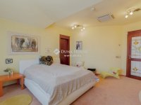 Eladó családi ház, XXI. kerületben 571.5 M Ft, 9 szobás