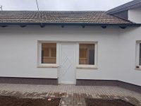 Eladó családi ház, Nyergesújfaluban 79.9 M Ft, 4 szobás
