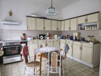 Eladó családi ház, XIV. kerületben 129.9 M Ft, 7 szobás