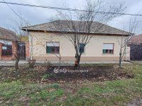 Eladó családi ház, Mesterszálláson 9.5 M Ft, 2+1 szobás