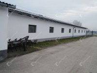 Kiadó ipari ingatlan, Komáromban 300 E Ft / hó