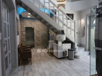 Eladó családi ház, XIV. kerületben 300 M Ft, 10+2 szobás