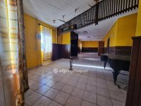 Eladó családi ház, Egyházaskeszőn 16.5 M Ft, 4+2 szobás