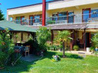 Eladó hotel, Zamárdiban 390 M Ft, 30 szobás