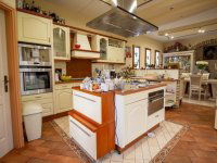 Eladó családi ház, Szegeden 409 M Ft, 6 szobás