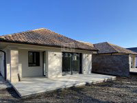 Eladó ikerház, Herceghalomon 149.9 M Ft, 5 szobás