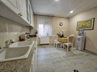 Eladó családi ház, Pécsett 199 M Ft, 5 szobás