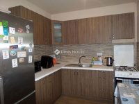 Eladó téglalakás, Pécsett 37.8 M Ft, 2 szobás