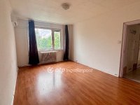 Eladó panellakás, Dunaújvárosban 30.5 M Ft, 2 szobás