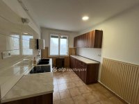 Eladó téglalakás, Szekszárdon 42.5 M Ft, 2 szobás