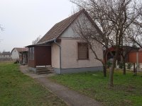 Eladó családi ház, Hosszúpályin 9.9 M Ft, 1 szobás