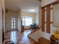 Eladó családi ház, Pécsett 169.9 M Ft, 5+2 szobás