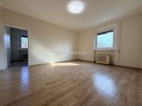 Eladó téglalakás, Kecskeméten 44 M Ft, 3 szobás