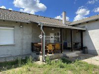 Eladó mezogazdasagi ingatlan, Monoron 200 M Ft