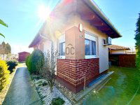 Eladó ikerház, Pécelen 136.9 M Ft, 4 szobás