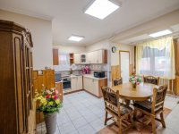 Eladó családi ház, Újfehértón 99 M Ft, 4 szobás