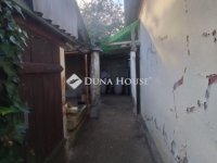 Eladó családi ház, Vecsésen 64 M Ft, 2 szobás