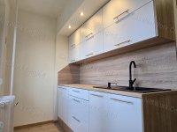 Eladó panellakás, Cegléden 49.5 M Ft, 2 szobás