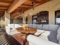 Eladó családi ház, Szentendrén 529.9 M Ft, 6 szobás