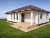 Eladó családi ház, Szigetszentmiklóson 129 M Ft, 4 szobás