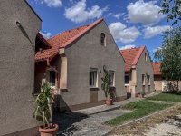 Eladó hotel, Bácsbokodon 65.9 M Ft, 6+2 szobás