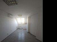 Kiadó iroda, Kecskeméten, Széchenyi téren 56 E Ft / hó