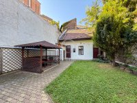 Eladó családi ház, VIII. kerületben 249.9 M Ft, 10 szobás