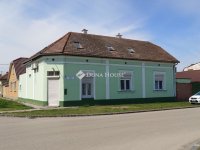 Eladó családi ház, Kecskeméten 69.9 M Ft, 9+3 szobás