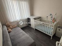 Eladó panellakás, Szegeden 63 M Ft, 3 szobás