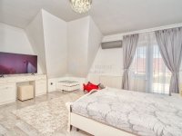 Eladó családi ház, Gyálon 299 M Ft, 7 szobás