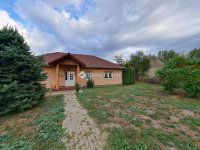 Eladó családi ház, Siklóson 52.9 M Ft, 4 szobás