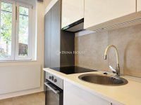 Eladó téglalakás, Pécsett 42.9 M Ft, 1 szobás