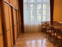 Eladó téglalakás, Pécsett 199 M Ft, 7 szobás