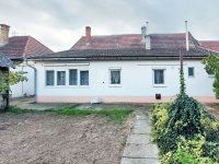 Eladó családi ház, Baján 38 M Ft, 5 szobás