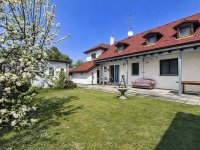 Eladó családi ház, Lipóton 159 M Ft, 14 szobás