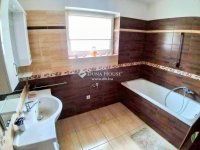 Eladó családi ház, Szigetszentmiklóson 399.9 M Ft, 6 szobás